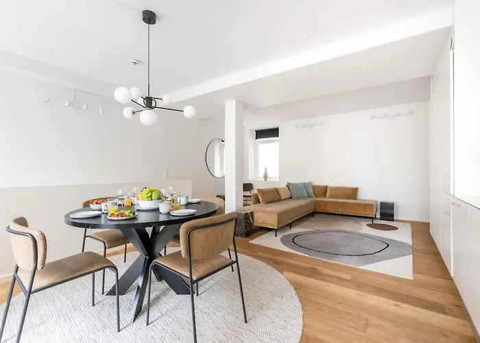 Spacious Double-Apartment For 10 In Cph City Center