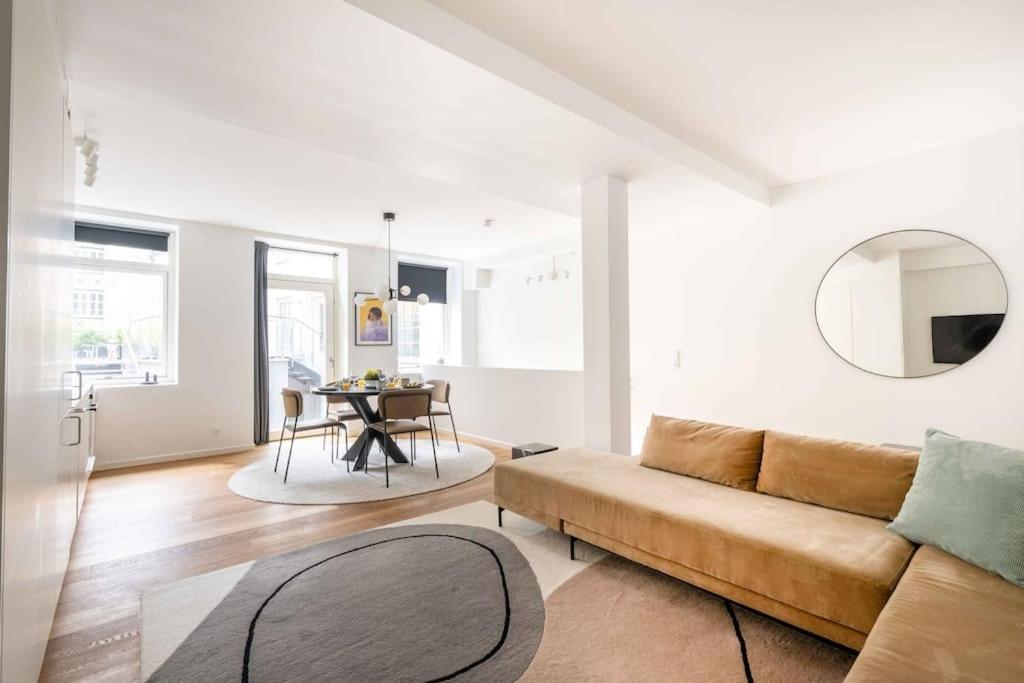 Spacious Double-apartment For 10 In Cph Center