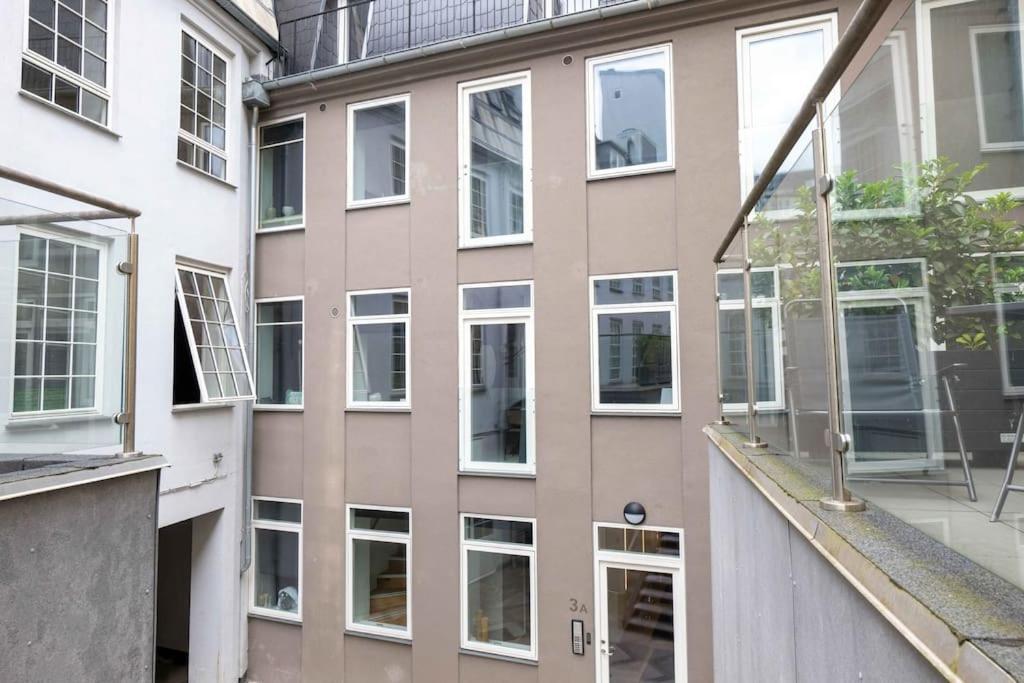 Spacious Double-apartment For 10 In Cph Center *